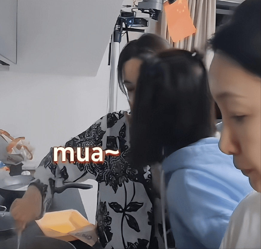 秦岚体验了萧亚轩的快乐凭熟女魅力把内娱小鲜肉撩了个遍