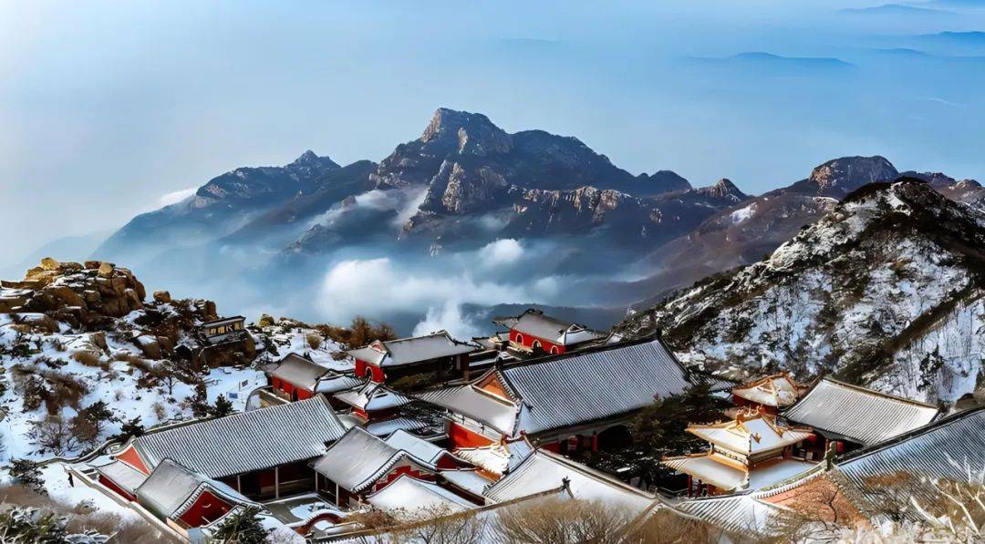 文旅中国泰山三题■田祥鸿今年正月初二清晨,我和家人一起,沿着济广