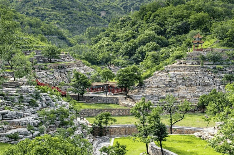 在抗日战争时期,胡林古村是青州的革命根据地之一.