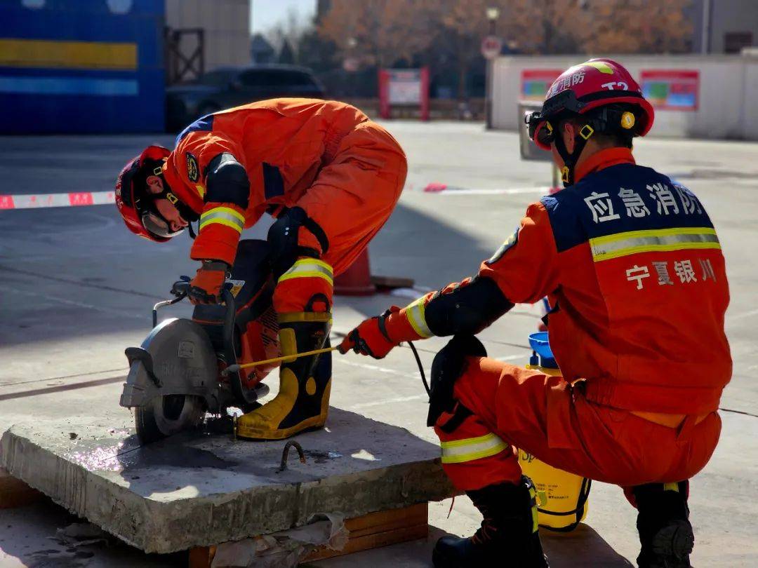 枕戈待旦银川市消防救援支队特勤大队二站全面做好地震救援准备