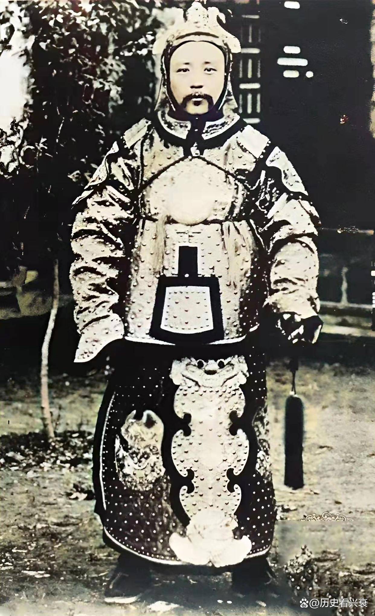 袁术和袁世凯，都做过皇帝，但是为什么不被历史承认？