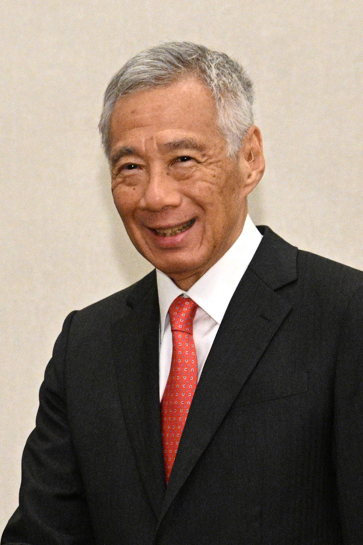 “4G”新加坡：李显龙交棒拟出任国务资政，执政党稳中求变