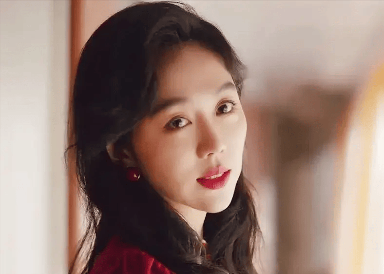 姜妍万万没想到被人欺负踢出剧组干妈宋丹丹帮她走上逆袭之路