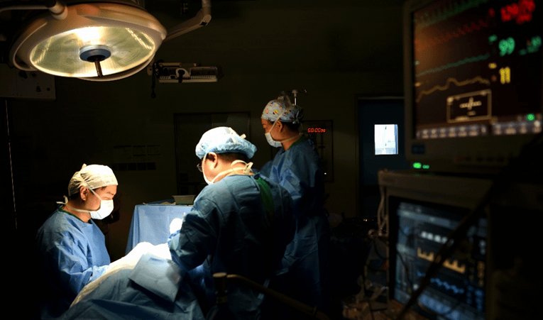 北京天坛医院、网上代挂专家号，在线客服为您解答权威手术专家的简单介绍