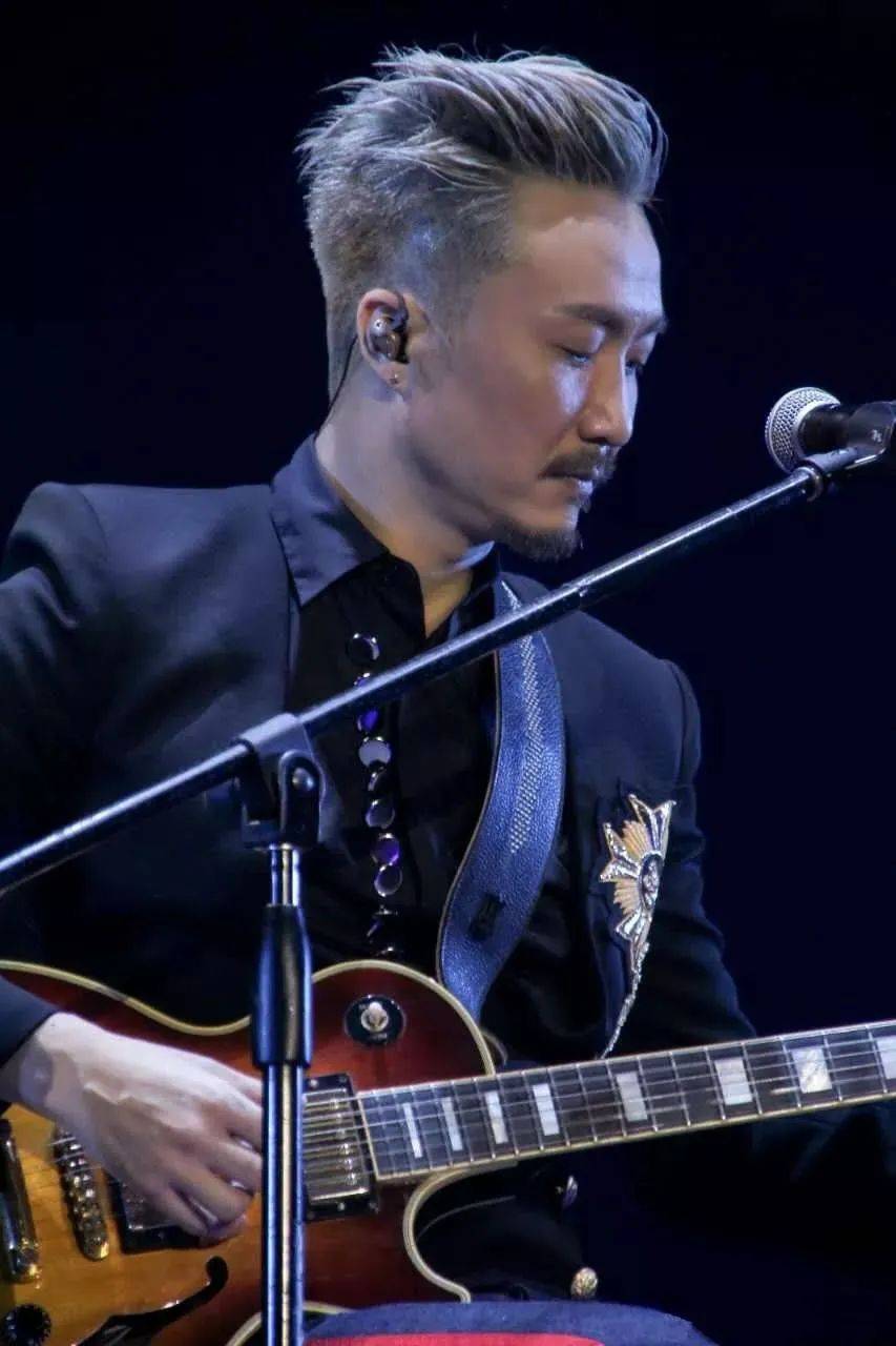 曾是张学友接班人,却成为首个被fbl逮捕的明星,被誉为女神收割机的他