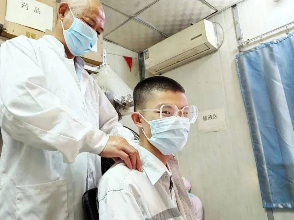 巴新的"神奇大夫"_徐忠芹_韩昌洪_员工