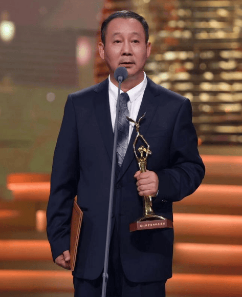 与青梅竹马妻子恩爱40年,儿子有才是他的骄傲_马少骅_演技_时候