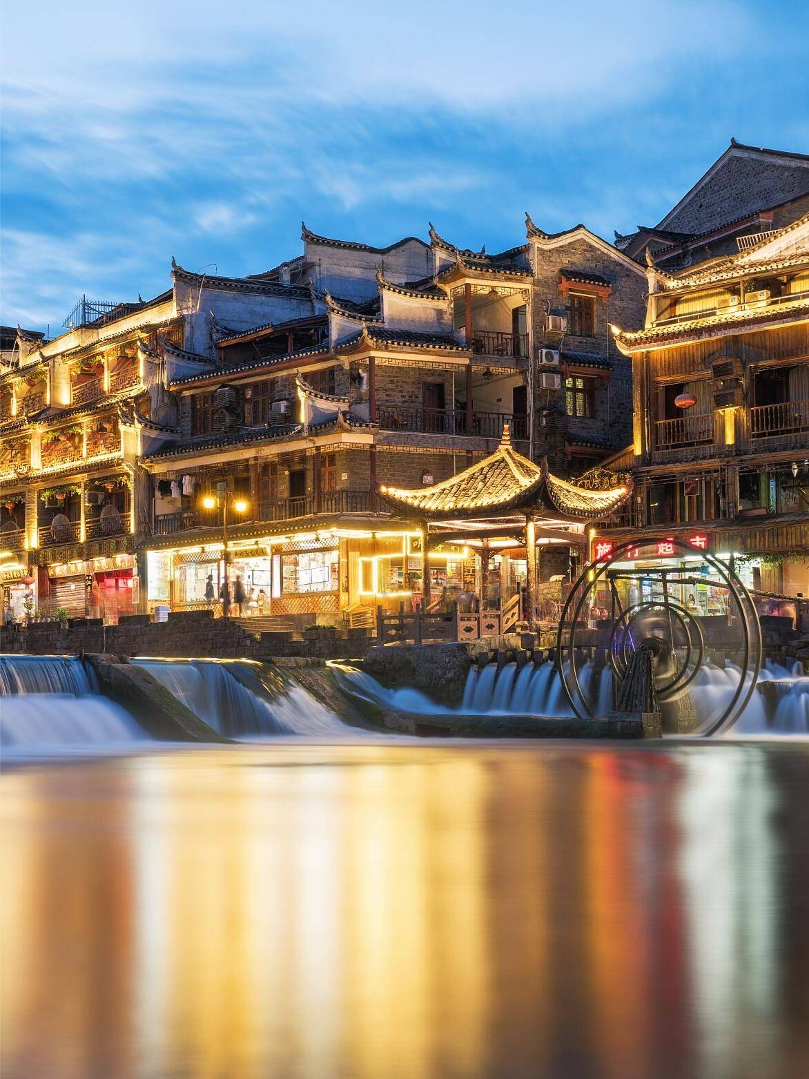 乌鲁木齐张家界旅游团 ,看完不踩坑_自然_新疆_娜娜