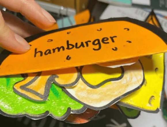 【全环境立德树人】莘城初中附小:创意手工 英语翻翻乐