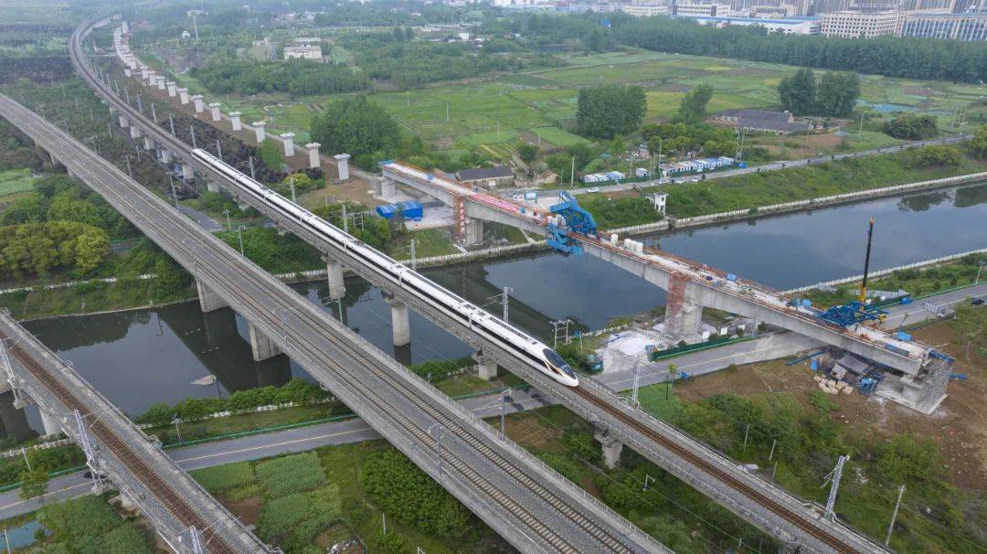 沪宁合高铁引入合肥枢纽工程首个连续梁顺利合龙_施工_通道_铁路