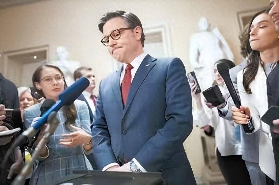 锐评|950亿美元,新一轮"拱火递刀"