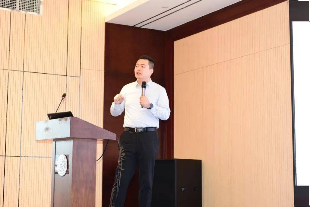 汽车智能座舱工作组副秘书长,重庆大学副教授李文博分享了《场景化