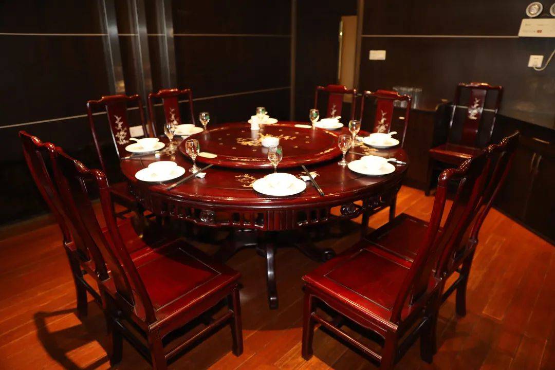 文末福利丨非遗漆扇,钓龙虾,全民k歌,焦虑粉碎机 五一来"宁波后花园"