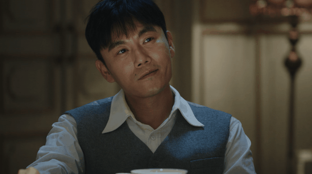 不少网友直呼,好长时间没看过这么酣畅淋漓的谍战剧了.