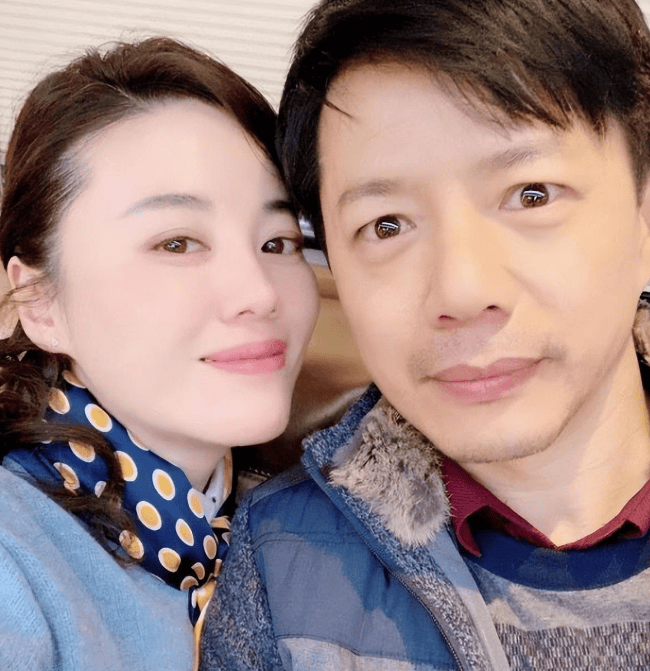 8位男演员还是单身,其实都已结婚多年,妻子都是明星_俩人_李易祥_感情