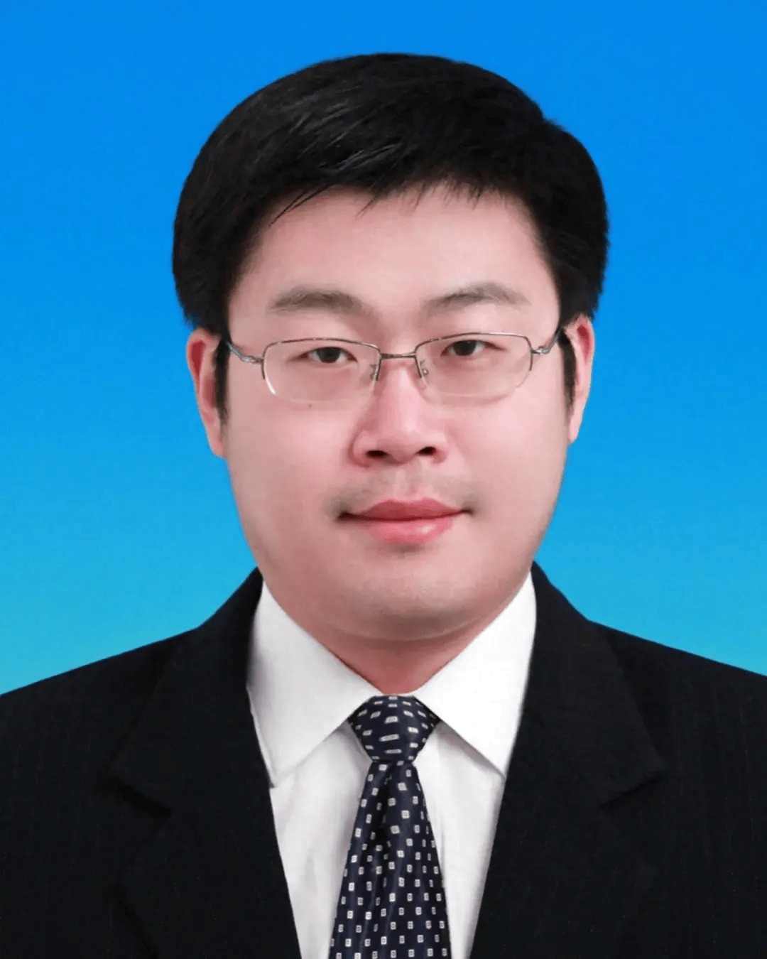 浙江现任最年轻的县(市,区)长是生于1988年1月的绍兴诸暨市市长张昆仑
