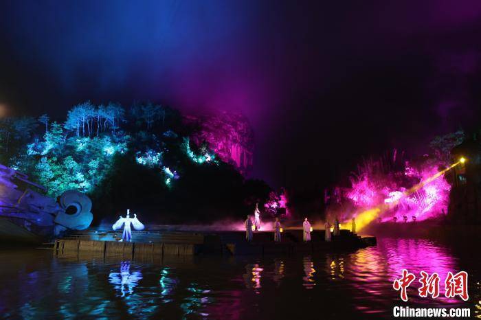 《寻梦龙虎山》实景演出火热 从陆地到河面全面展现龙虎山自然和人文