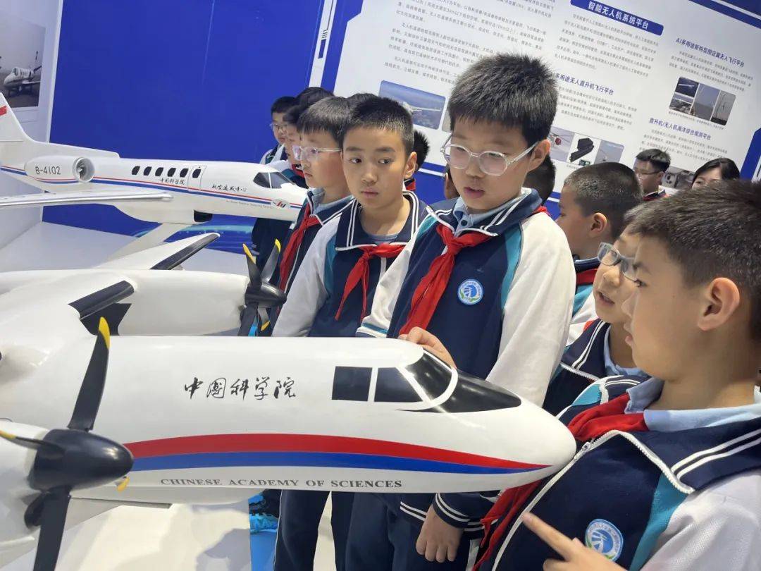 红领巾多彩实践丨世界地球日 为地球献上一份绿色的礼物