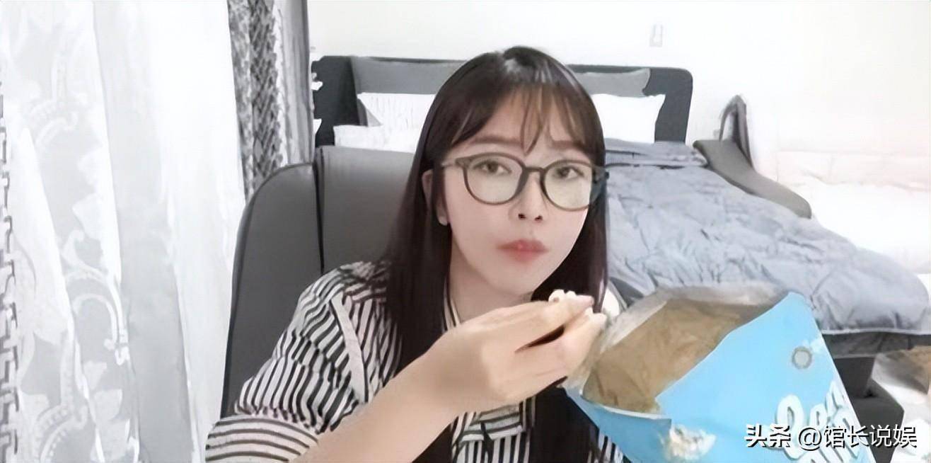 "小苹果"女主裴涩琪,靠r级片成名,嫁给网络主播后,现状如何