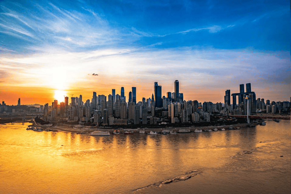 做好两江四岸核心区,菜园坝滨江新城,中山三路,重庆长滨等重点片区的