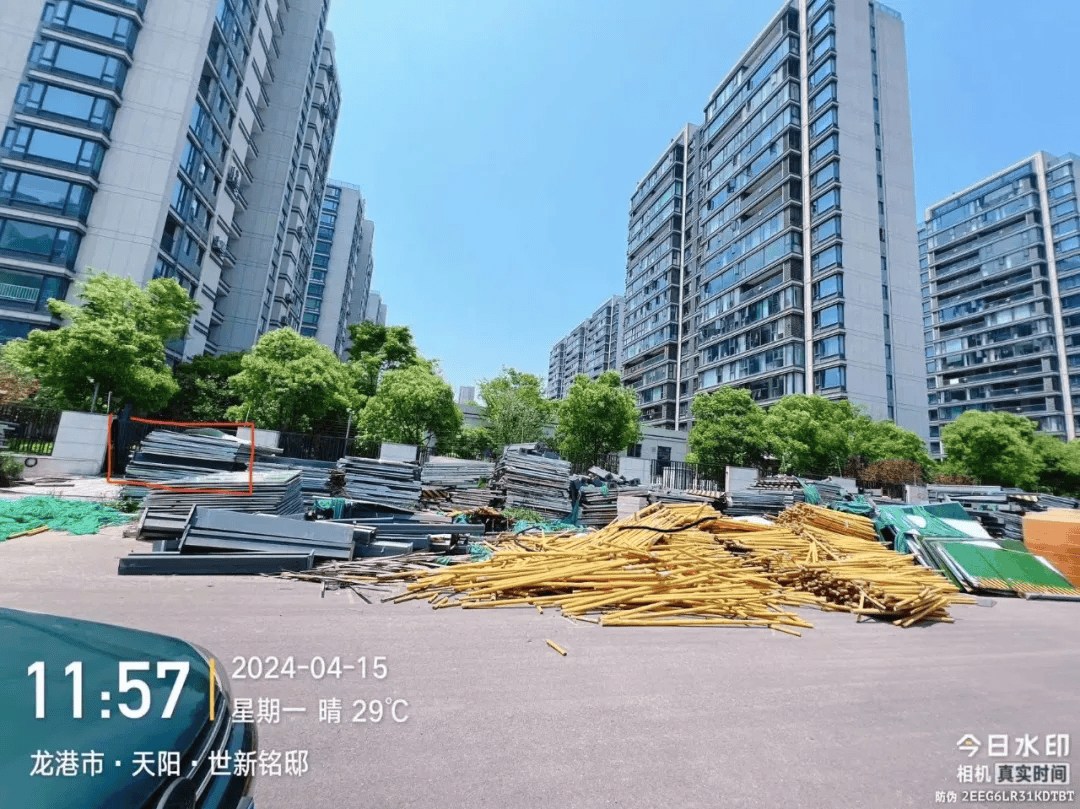 龙港这家公司小区门口"横行霸道"1年无人管,业主们忍无可忍!