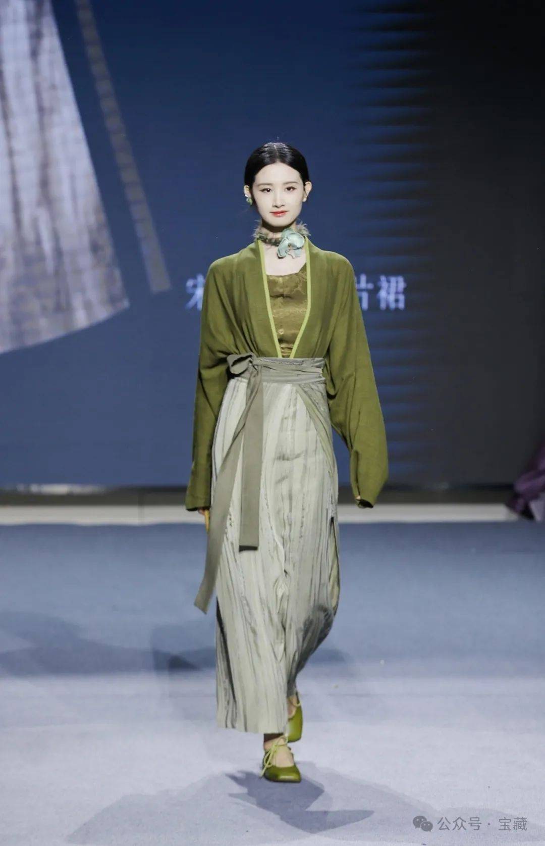 现场 | 穿汉服看展览逛市集,2024"国丝汉服节·古韵今风"在中国丝绸