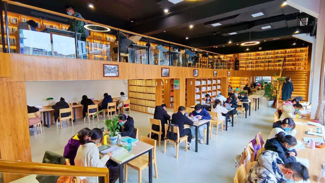 世界读书日,乐山这些高颜值书屋值得你打卡