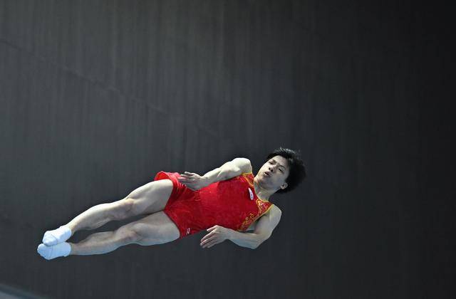 全国蹦床冠军赛严浪宇,朱雪莹夺金