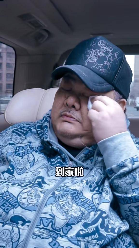 270斤林雪减肥暂停!挺巨肚烧大锅诱人红烧肉,偷吃被抓包还嘴硬