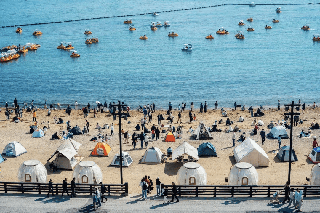 欢乐的海拍摄地图片