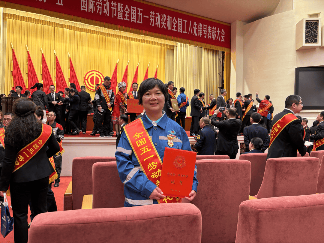 大理州洱源县李春喜获全国五一劳动奖章_粪便_畜禽_凤