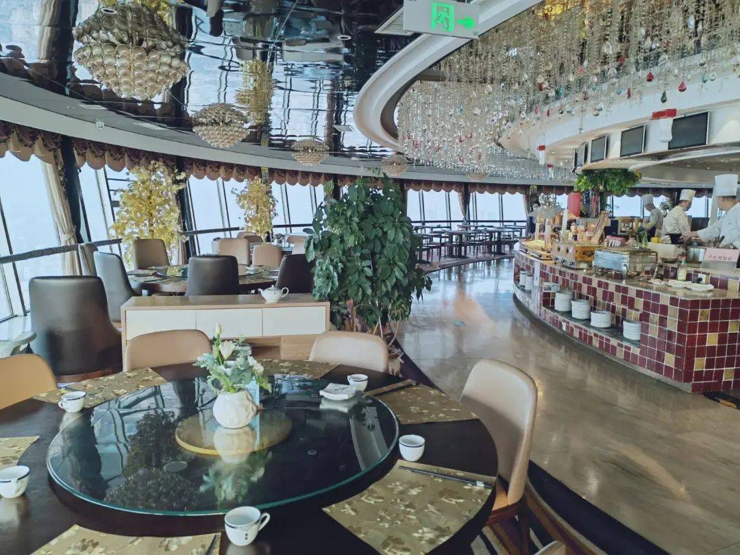 五一专场 |【青岛电视塔·云景旋转餐厅】￥196抢单人午/晚自助餐!