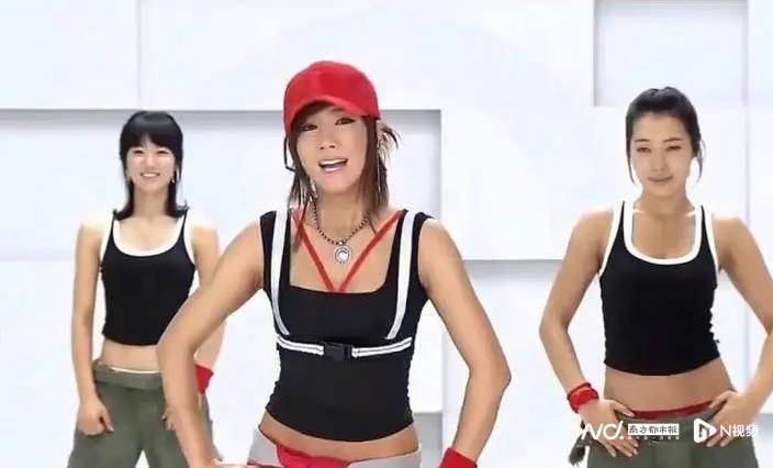 崔永元质疑罗永浩带货的保健食品 是瘦身女王郑