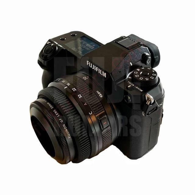 富士 GFX100SⅡ 中画幅相机谍照曝光：5 月 16 日发布、有望定价 5000 美元