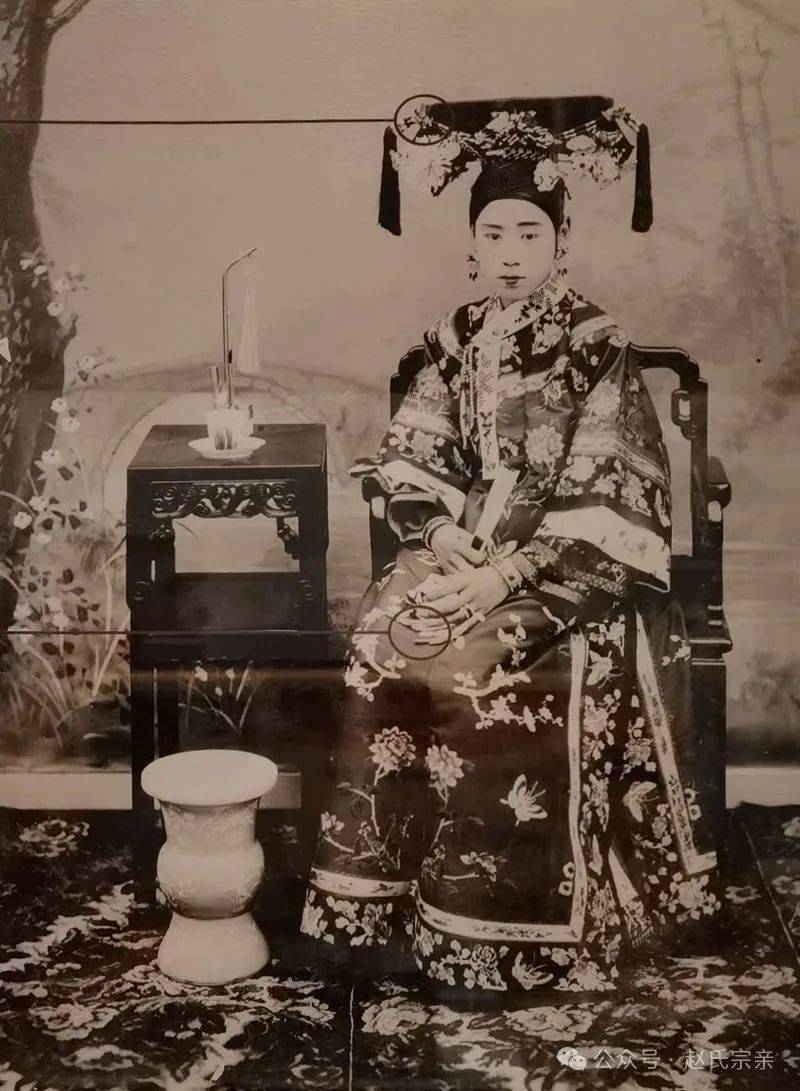 清末第一美人有多美？当年的黑白照都难掩丽质，却被慈禧耽误一生_搜狐网