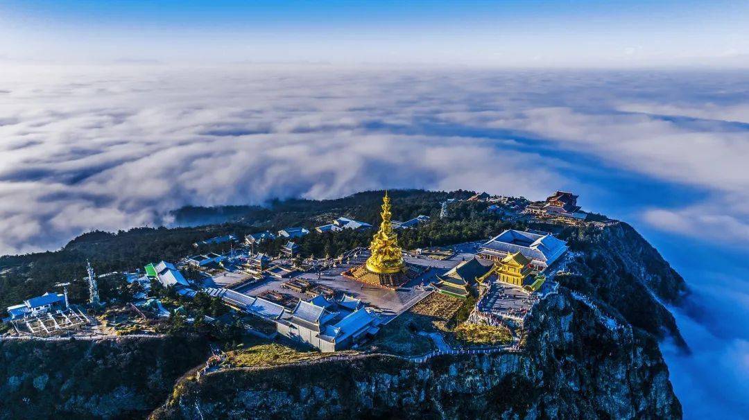 人少不打挤,错峰游峨眉山真香!_金顶_风景_杜鹃