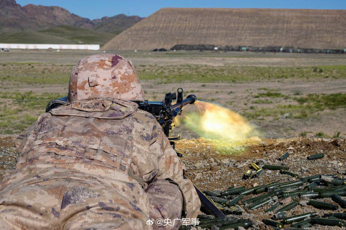 新疆塔城军分区某边防团组织重火器实弹射击考核