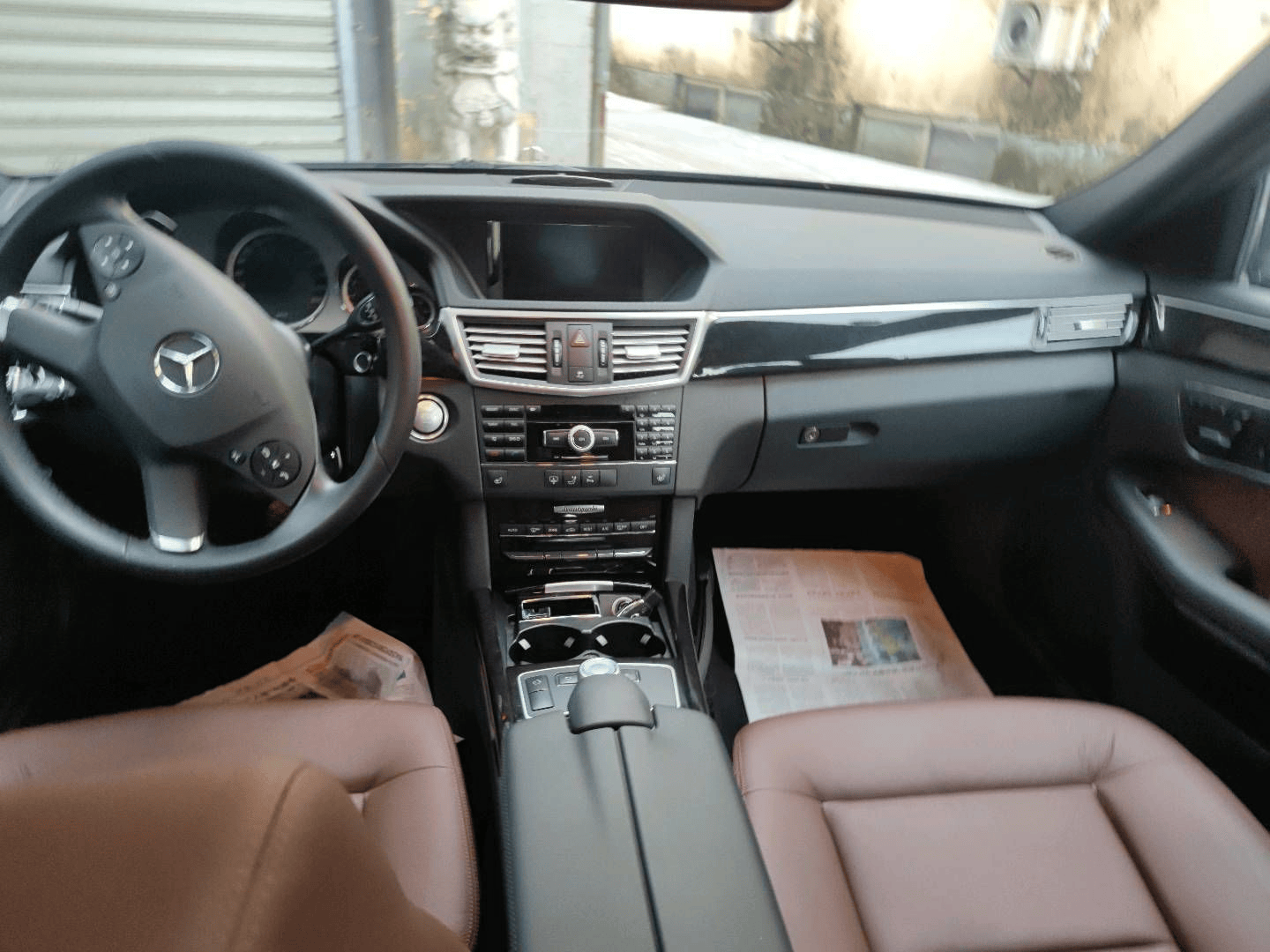 自驾游出事故,修车要五天,大哥花8万买辆老款奔驰e300继续上路