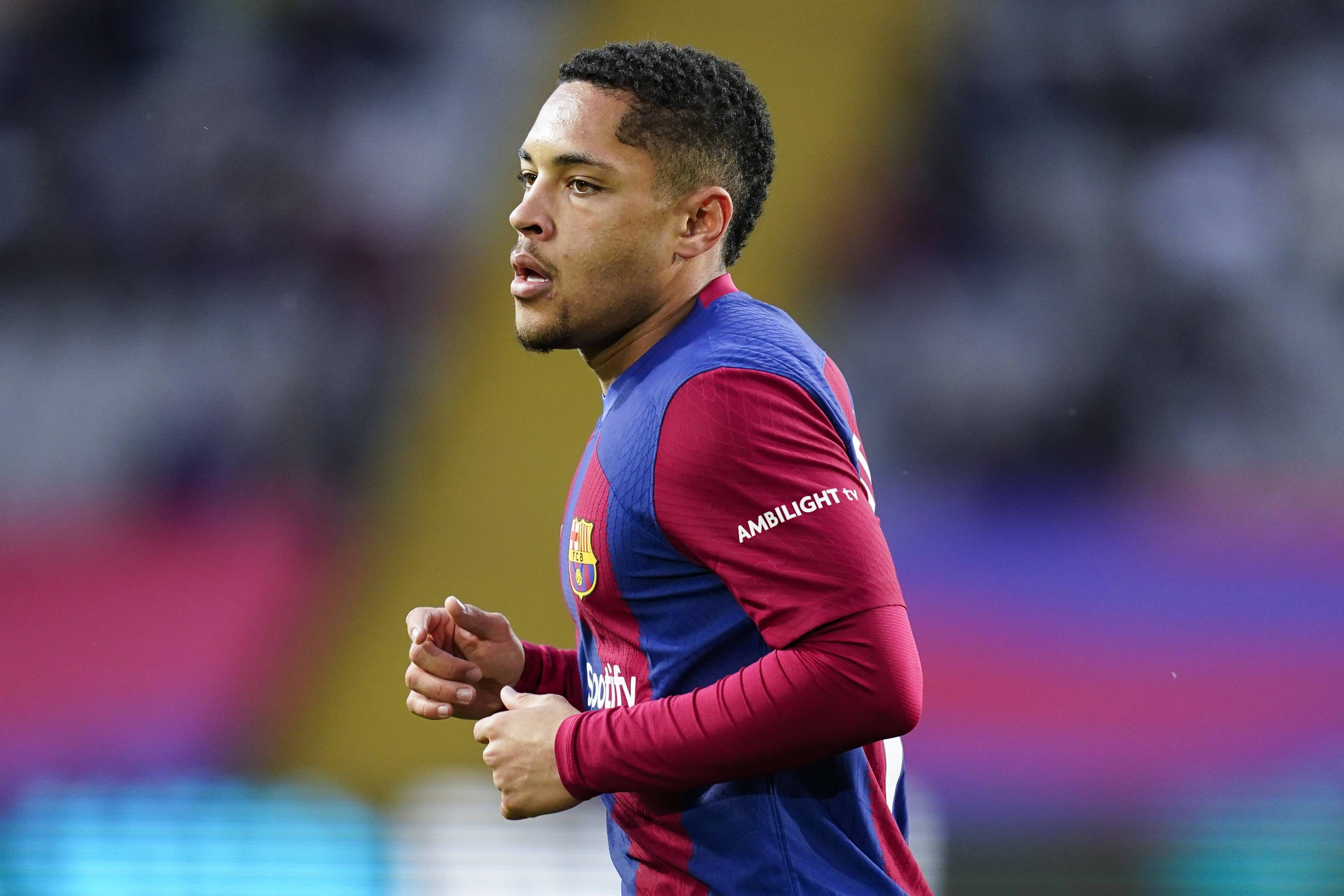 每体:目前没有球队联系巴萨了解罗克转会的事_哈维