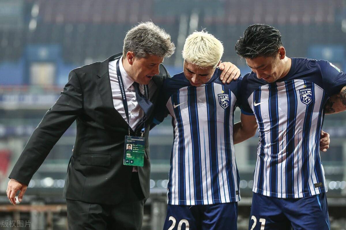 武汉三镇迎来久违的喜讯,夏窗或因此有钱买新外援入队,士气大振_中超