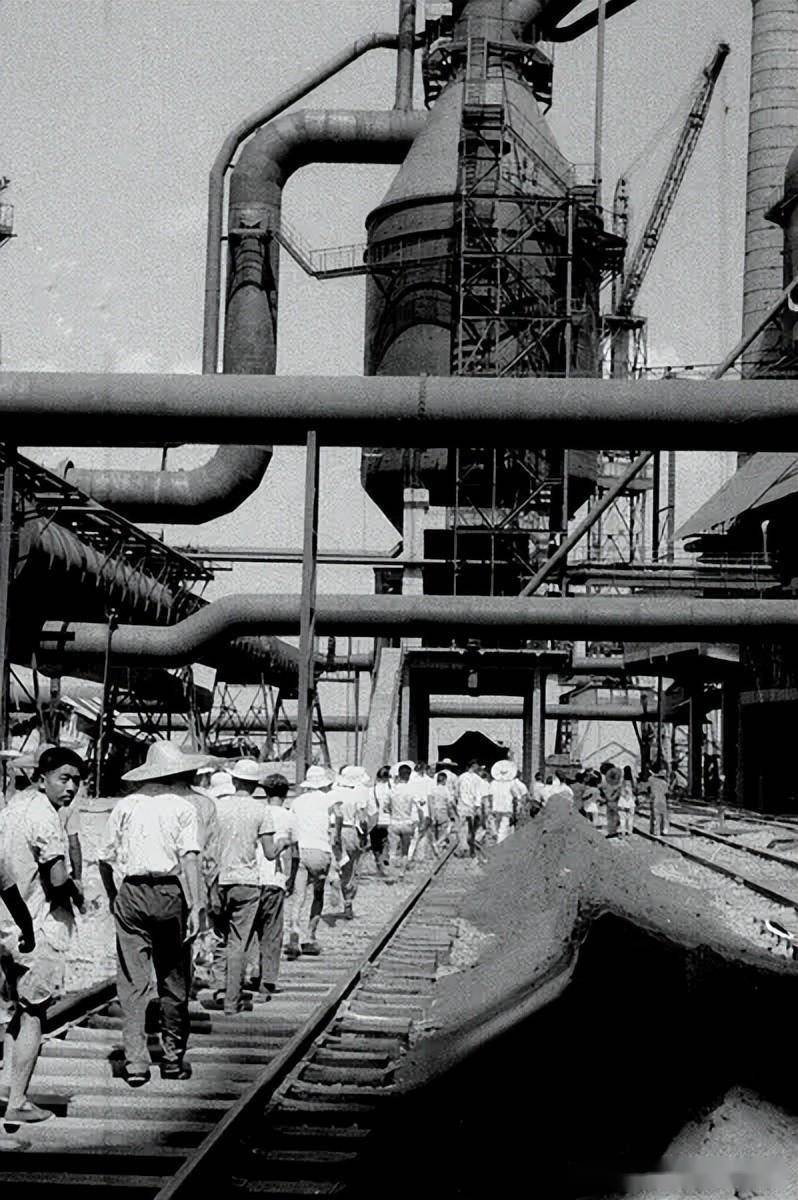 老照片:1959年,东德访问团拍摄的武汉