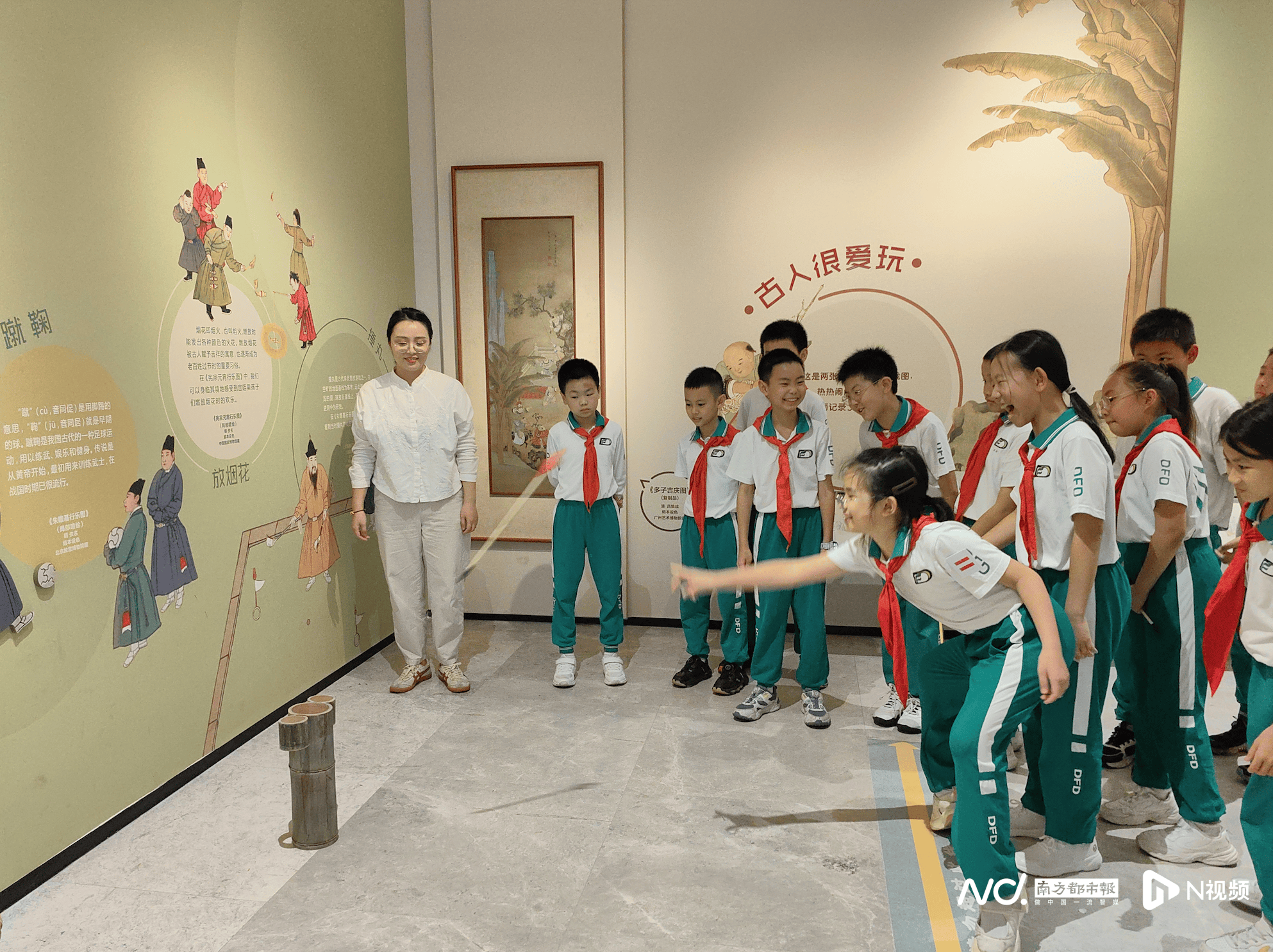 东风东路小学在艺术馆中上了一节有趣的美术课