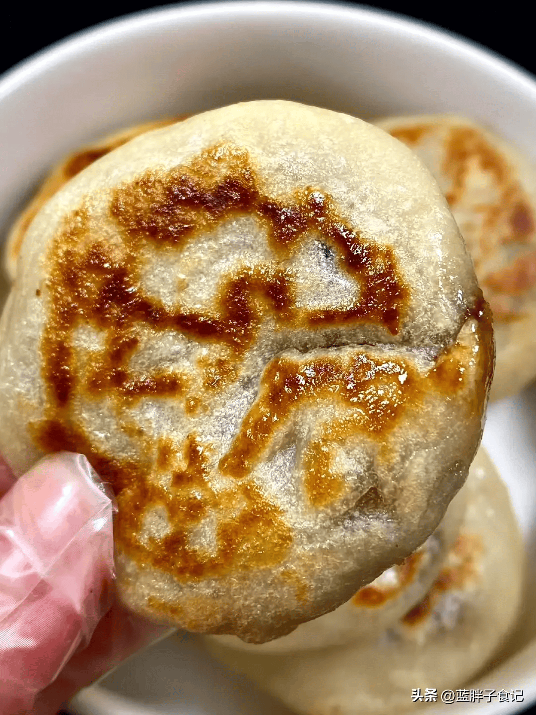 这个香甜的烫面红糖饼真的一绝,超级好吃又美味!