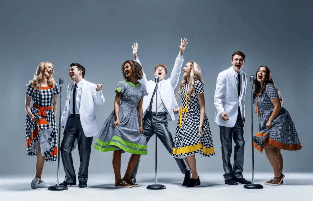 一起跨越时空,体验一次百老汇的文化之旅 !