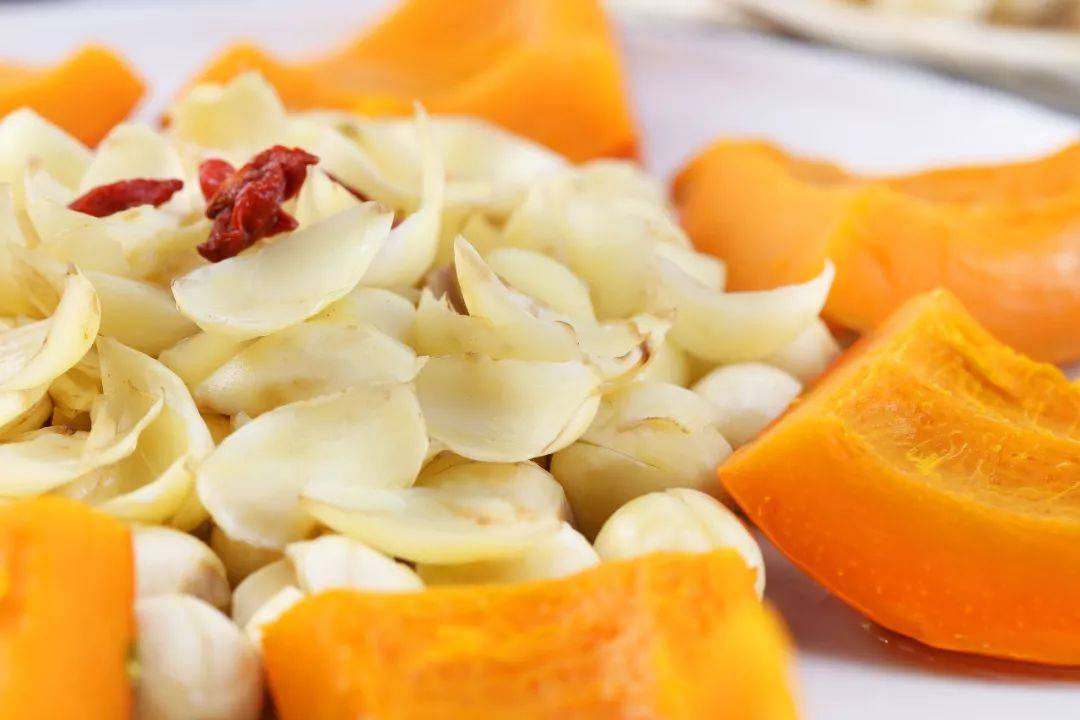 8道素食谱做法简单又美味._百合_清水_大米