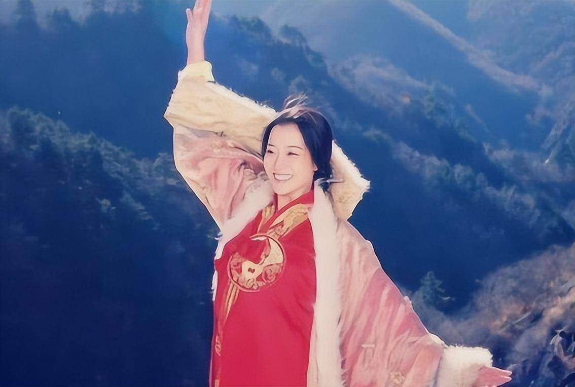 金喜善因女儿丑被质疑整容,称长开就好了,结果12年后却被打脸