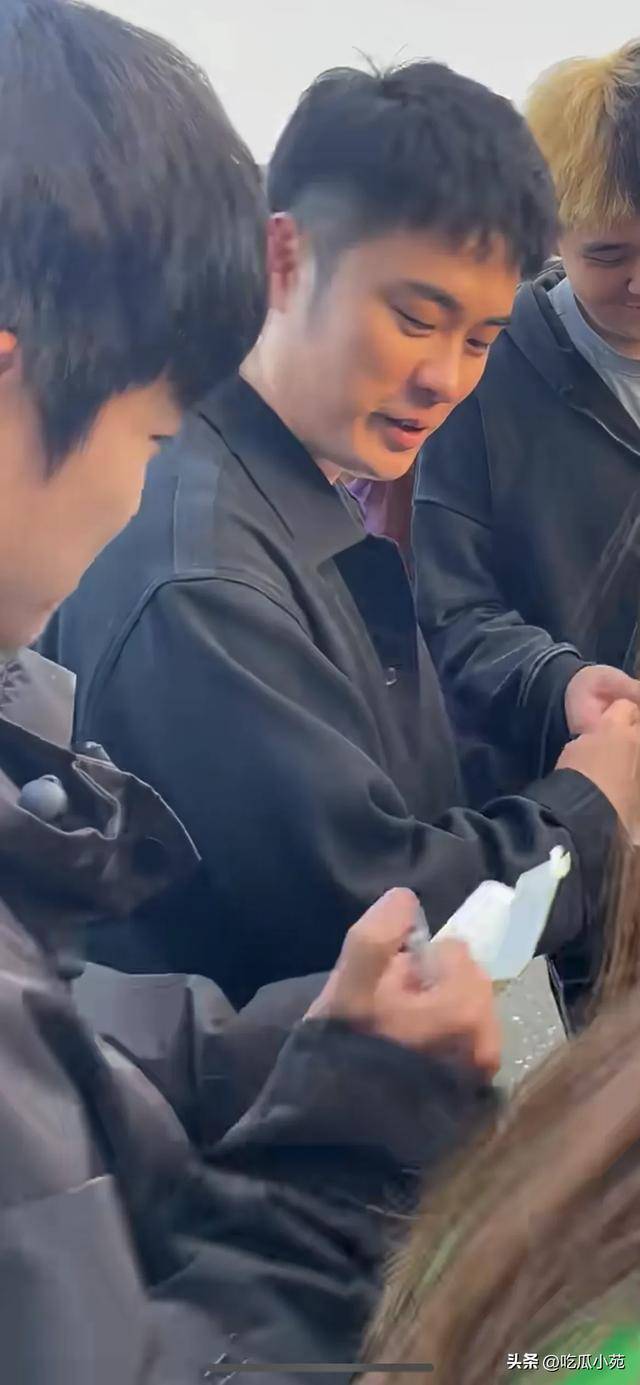 新西兰偶遇陈赫!本人很高很白,比镜头里要瘦些,挺有明星范儿的