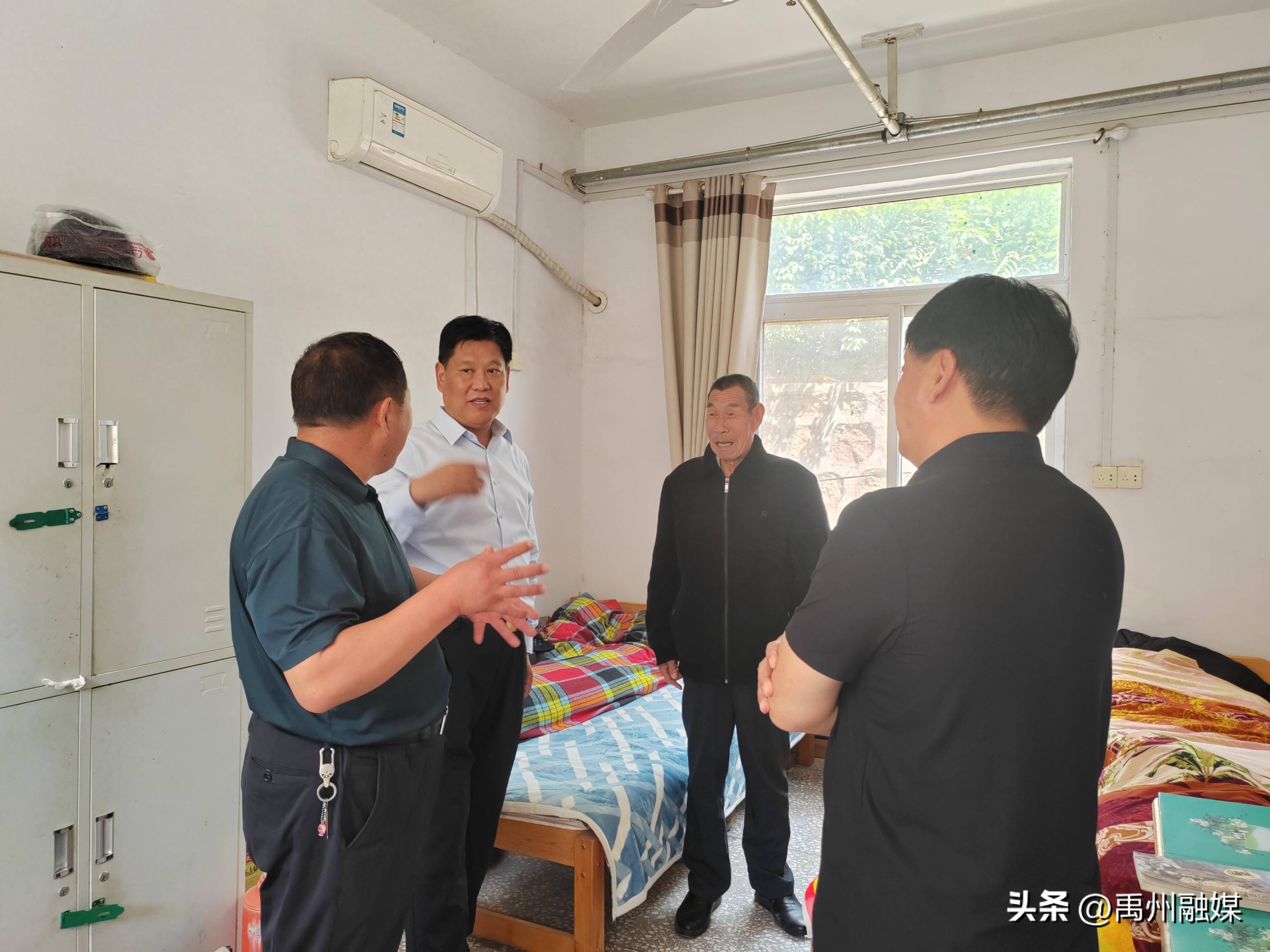 浅井镇敬老院位于政府西4公里的马沟村,共占地31亩,这里环境优美,风景