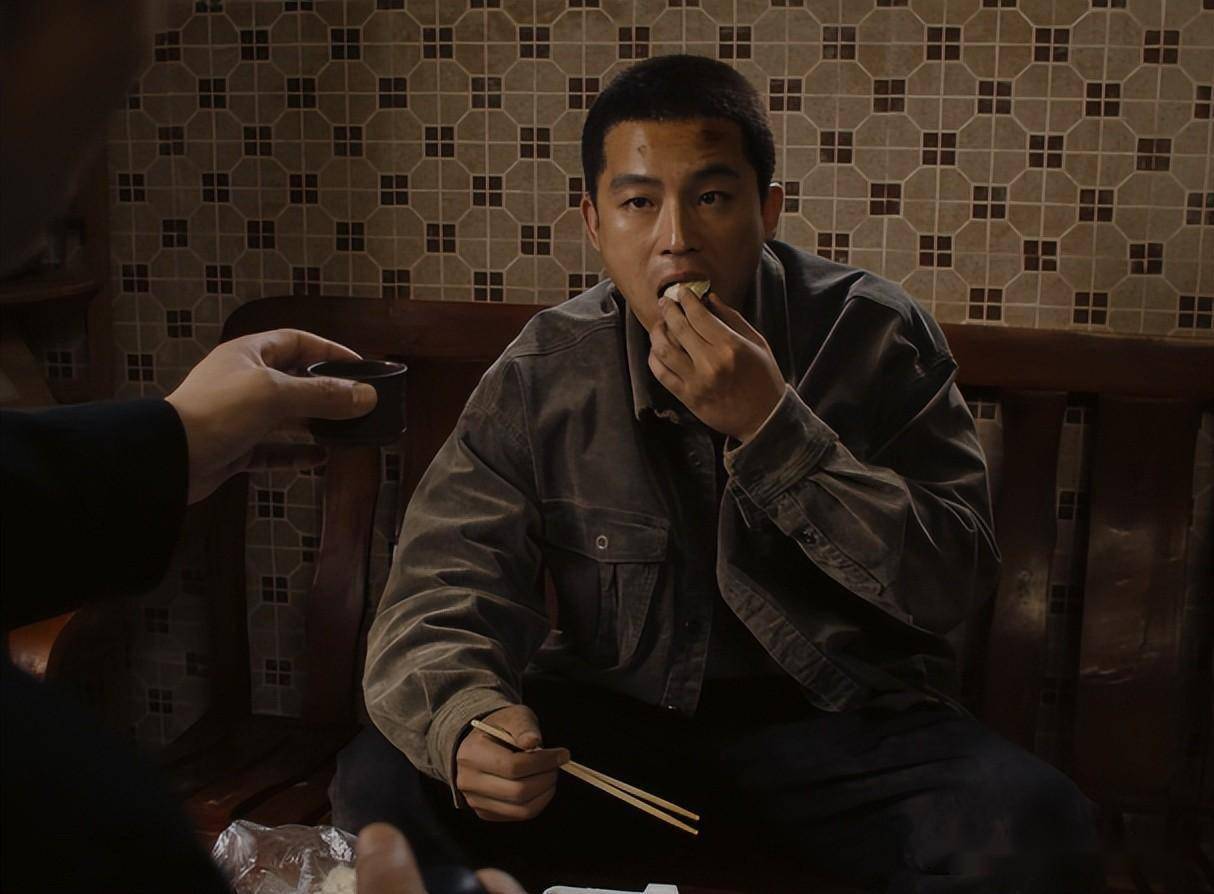 吃饭做作别硬演!《不可告人》欧豪一出手,带来"教科书式"干饭