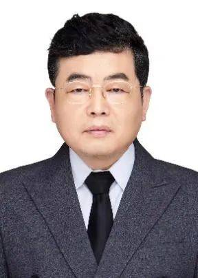 山东大学齐鲁医院手足外科副主任,医学博士,副主任医师.